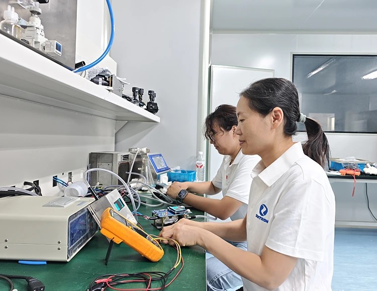 တောင်များနှင့်ပင်လယ်များကိုဖြတ်ကျော်အုပ်ထိန်းသူများ | Zetron MS800A လေထုအရည်အသွေးစောင့်ကြည့်ရေးစနစ်သည် ဆော်ဒီအာရေဗျပရောဂျက်တွင် ယုံကြည်စိတ်ချစွာ လည်ပတ်နေသည်။